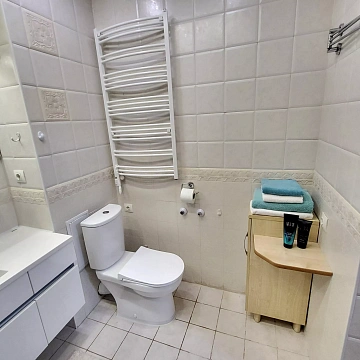 1 room daily in Kyiv. Darnitskiy district, Mikhaila Grishko St., 9 &mdash; 1001578702 image 11