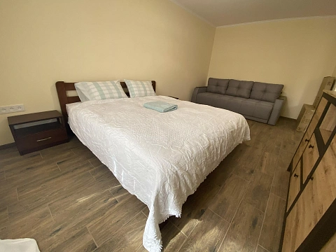 1 room daily in Uzhhorod. Svobody Ave., 38 &mdash; 1001607298 image 4