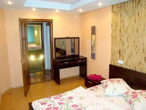 3 rooms daily in Kherson. Suvorovskiy district, Ushakova Ave., 62 &mdash; 164122732 image 6