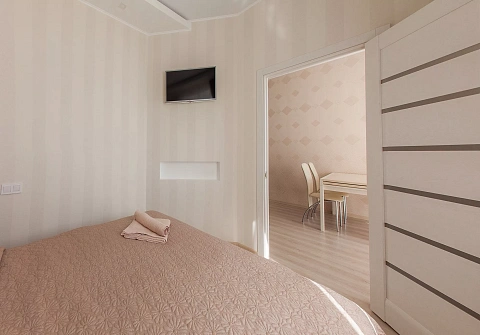 2 rooms daily in Odesa. Primorskiy district, Gagarinskoe Plato, 5б &mdash; 627465045 image 3