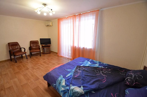 1 room daily in Mykolayiv. Zavodskoy district, Navarinskaya St., 17А &mdash; 1000391751 image 1
