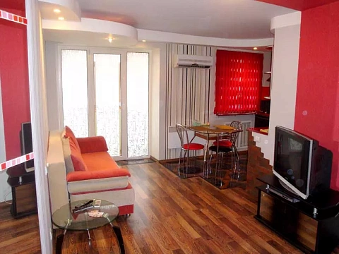 3 rooms daily in Kherson. Suvorovskiy district, Ushakova Ave., 62 &mdash; 164122732 image 1
