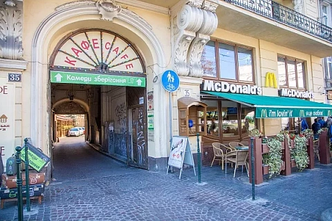 3 rooms daily in Lviv. Galitskiy district, Svobody Ave., 35 &mdash; 1769574092 image 5