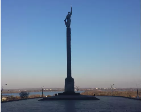 Памятник Славы на Яворницкого