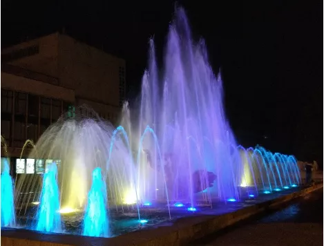 Фонтан Муза возле театра Оперы и балета