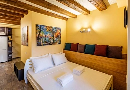 1 room daily in Lviv. Galitskiy district, Kulisha St., 14 &mdash; 1001130636 image 3