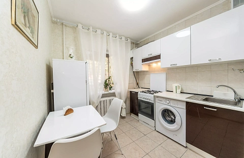 2 rooms daily in Kyiv. Fortechnyy tupik, 10 &mdash; 1001586961 image 1