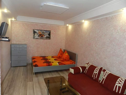 1 room daily in Zaporizhzhia. Voznesenovskij district, Aleksandra Matrosova St., 19 &mdash; 2140882957 image 1